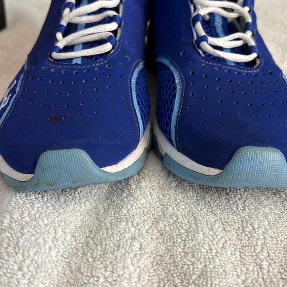 Under Armour ladies tennis shoes - Picture 9 of 10